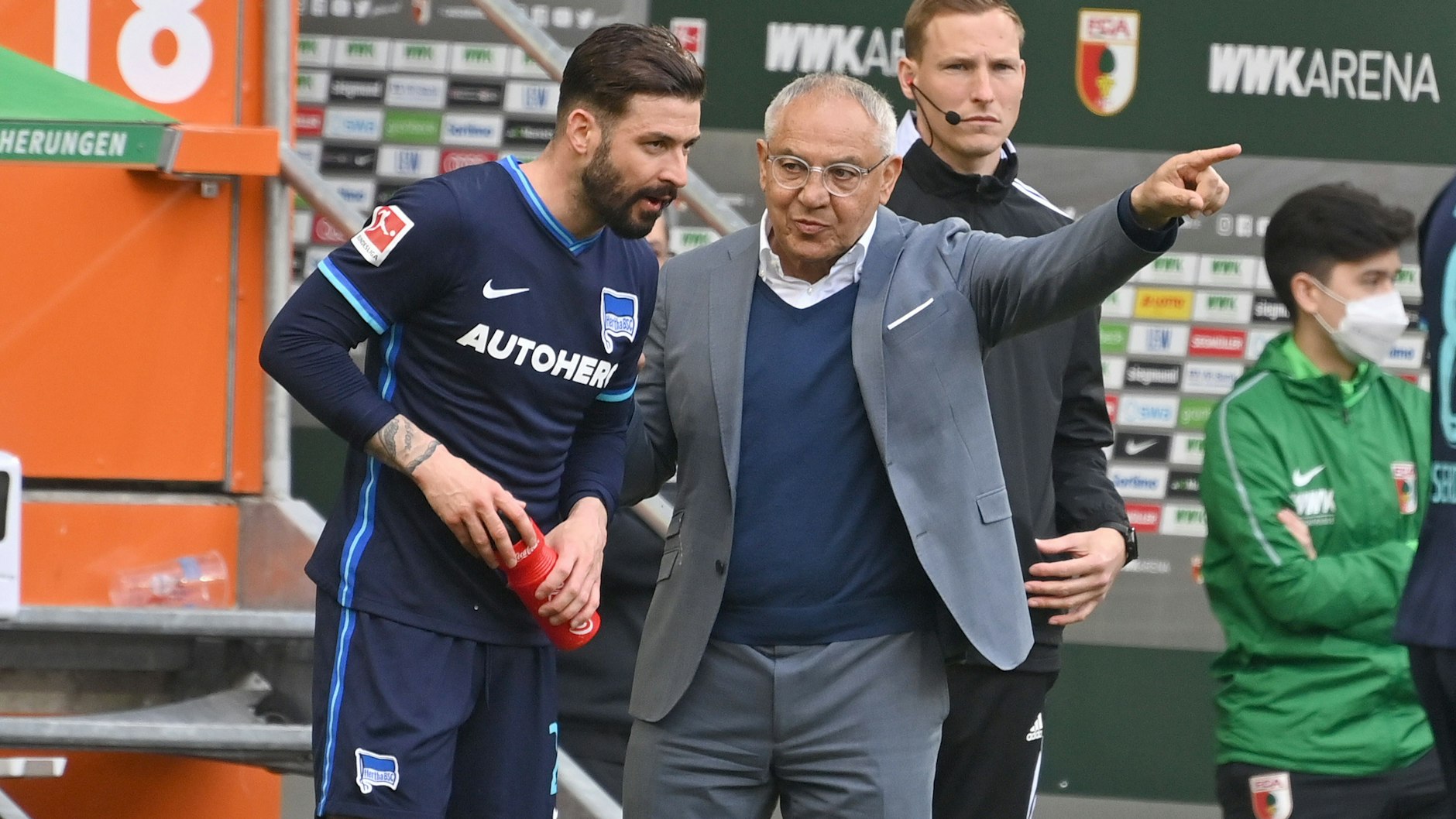 Marvin Plattenhardt blüht unter Trainer Felix Magath endlich wieder auf, auch weil der Trainer-Guru Platte unglaublich starkredete.