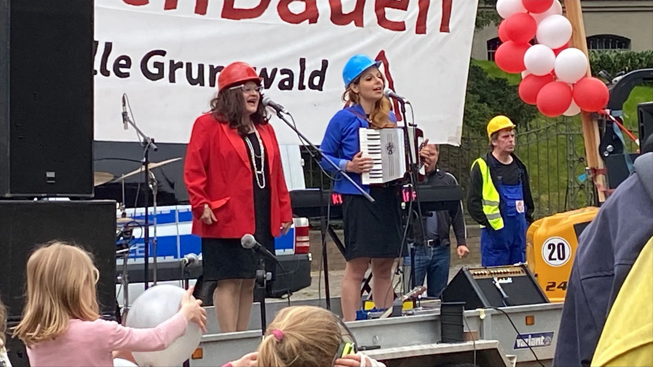 Berlin-Grunewald: Die „Abrissbirne der Volksmusik“ gibt eine Kostprobe.