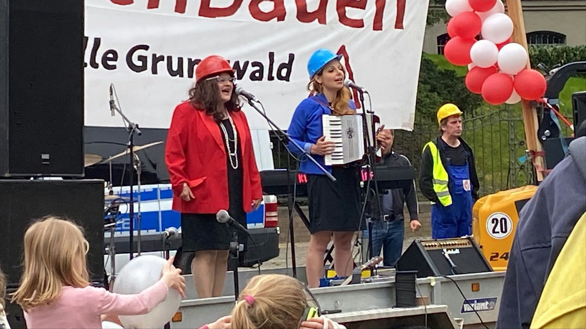 Berlin-Grunewald: Die „Abrissbirne der Volksmusik“ gibt eine Kostprobe.