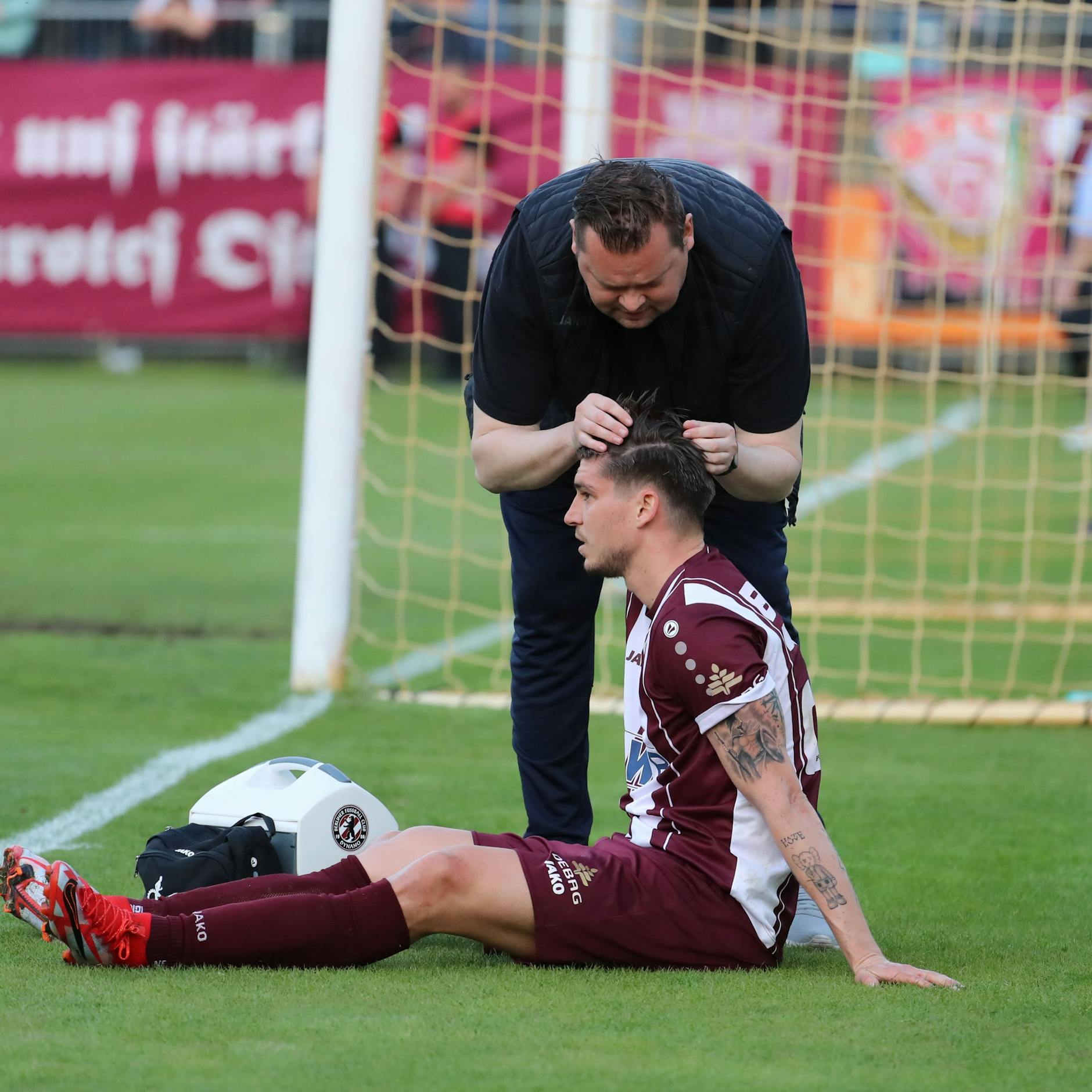 Andor Bolyki musste sich schon im ersten Durchgang in Fürstenwalde minutenlang behandeln lassen.