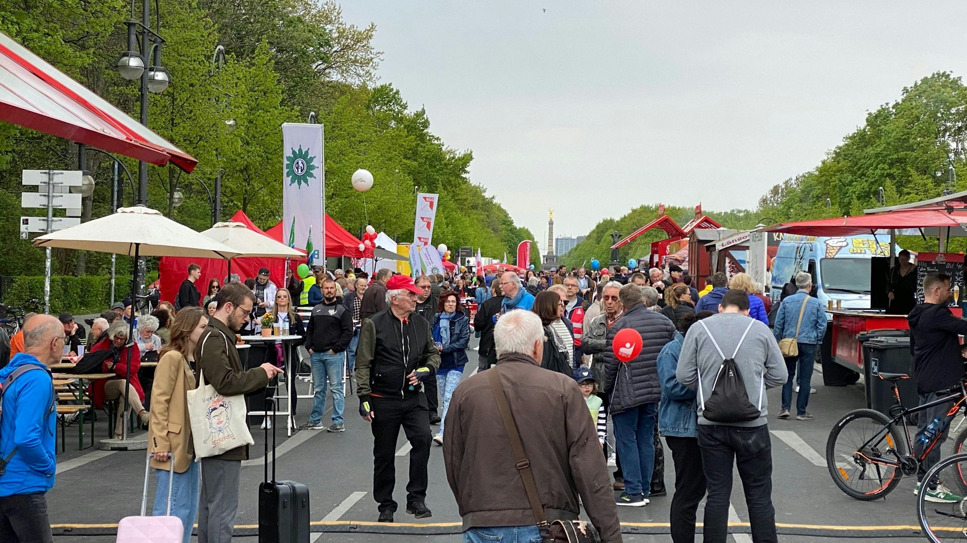So sieht es derzeit auf der Straße des 17. Juni aus.