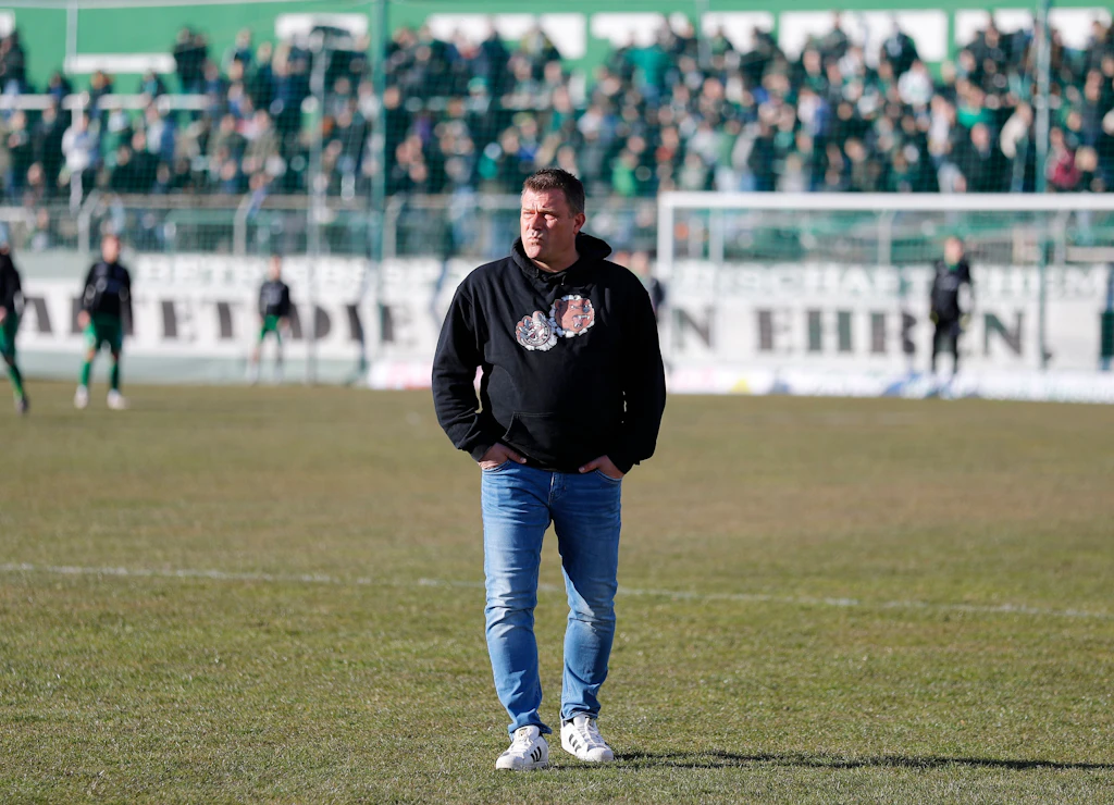 Dynamo stocksauer auf die Verbände! BFC-Trainer Christian Benbennek beklagt Relegationsnachteil