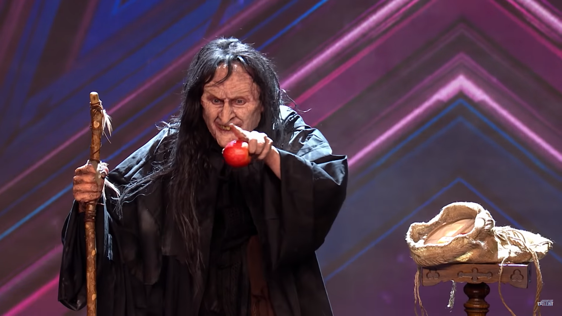 Der Auftritt der Grusel-Hexe beim englischen Supertalent erschütterte viele Zuschauer bis ins Mark!