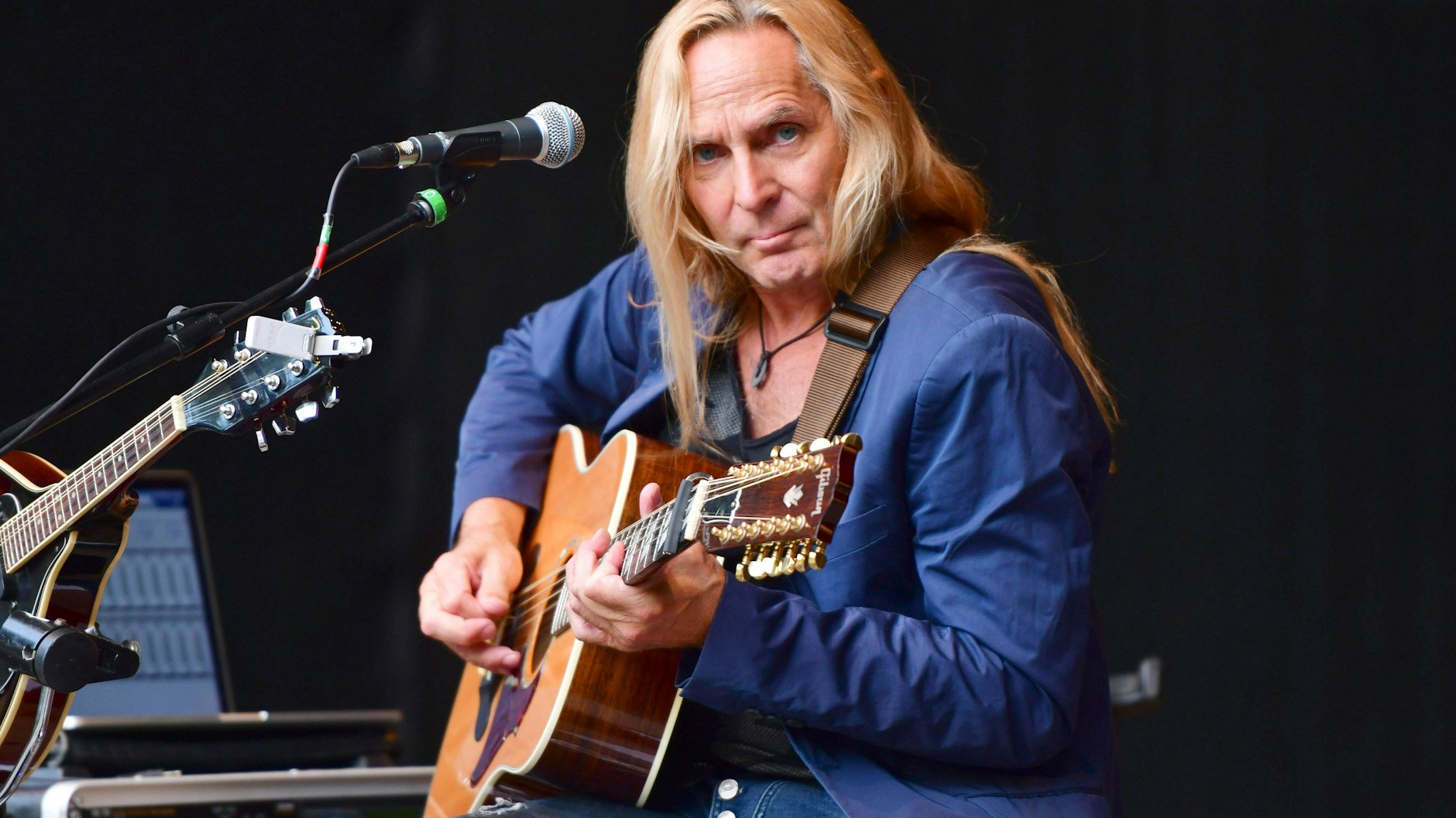 Auch Silly ist bei der Rock Legenden-Tour dabei - hier: Gitarrist Uwe Hassbecker.