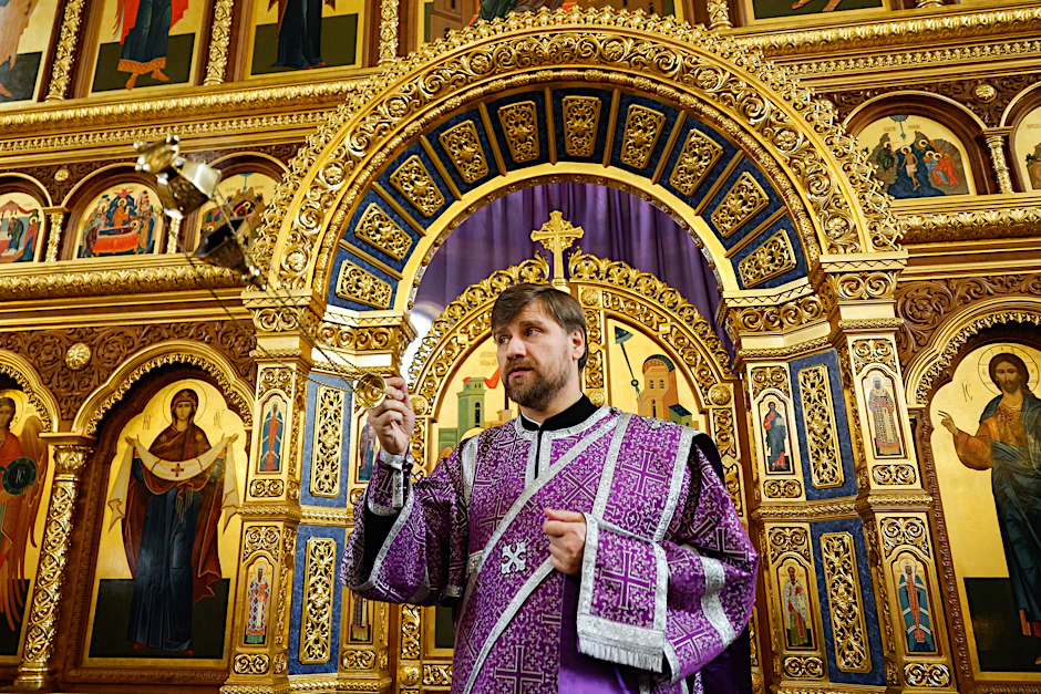 Ein russischer Priester in Kaliningrad