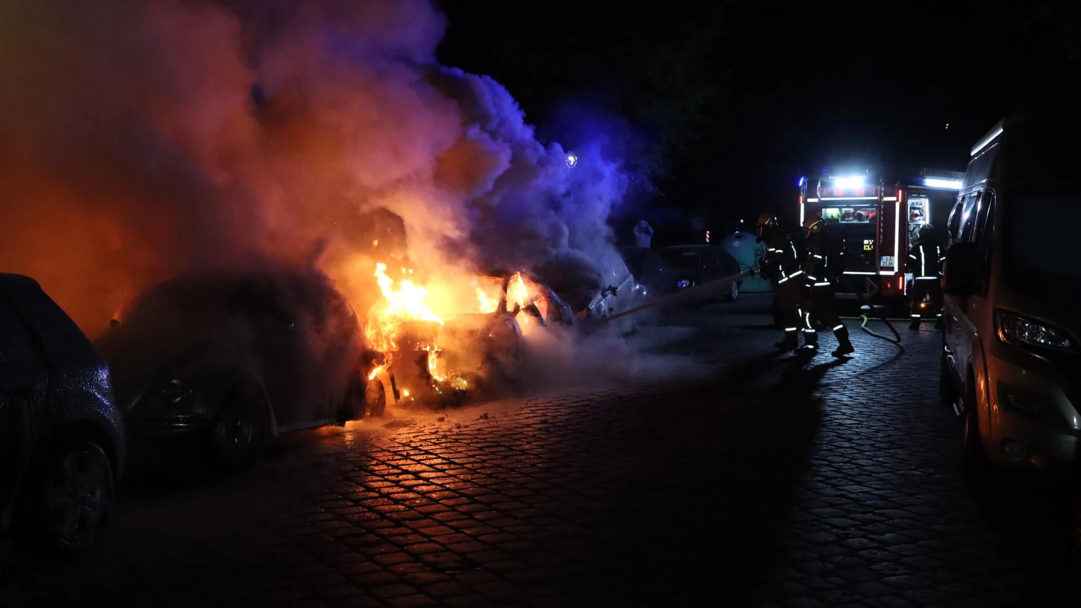 Brennende Fahrzeuge in Kreuzberg