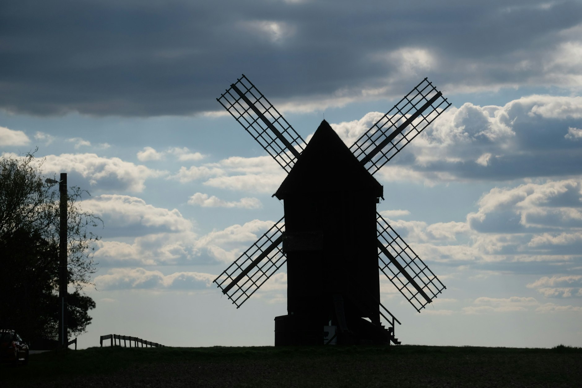 Die Nutzung von Windenergie ist keine Neuigkeit: Ende des 19. Jahrhunderts gab es in Deutschland über 18.000 Windmühlen, meist für das Mahlen von Getreide, selten als Maschinenantrieb.