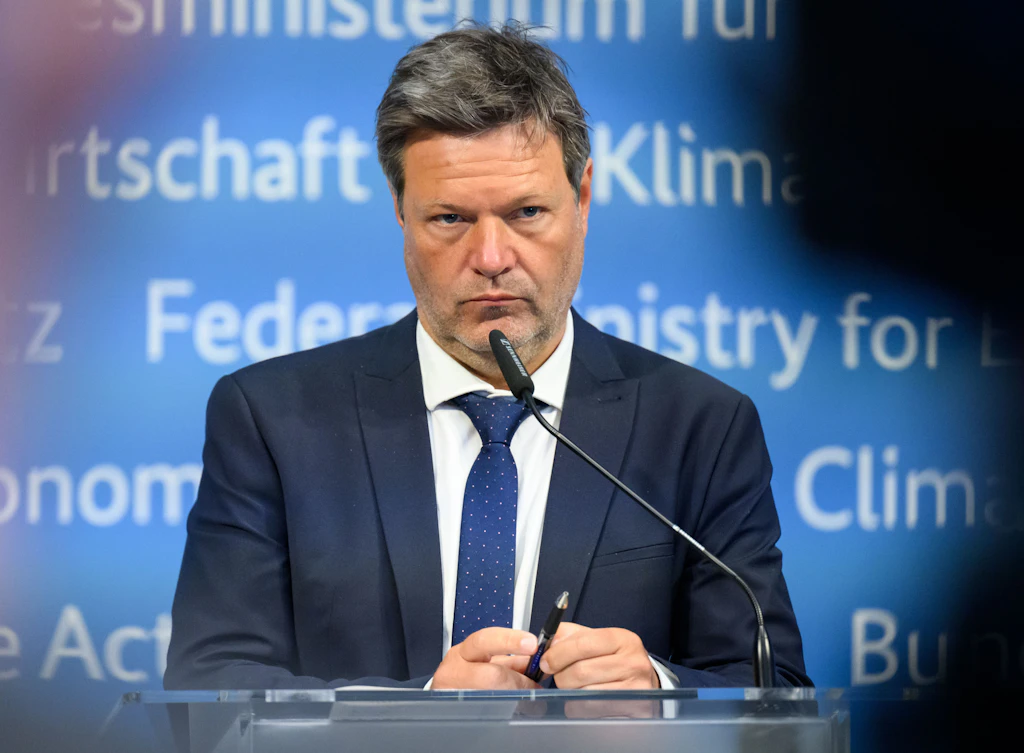 Öl-Embargo: Habeck warnt vor „hohen Preissprüngen“