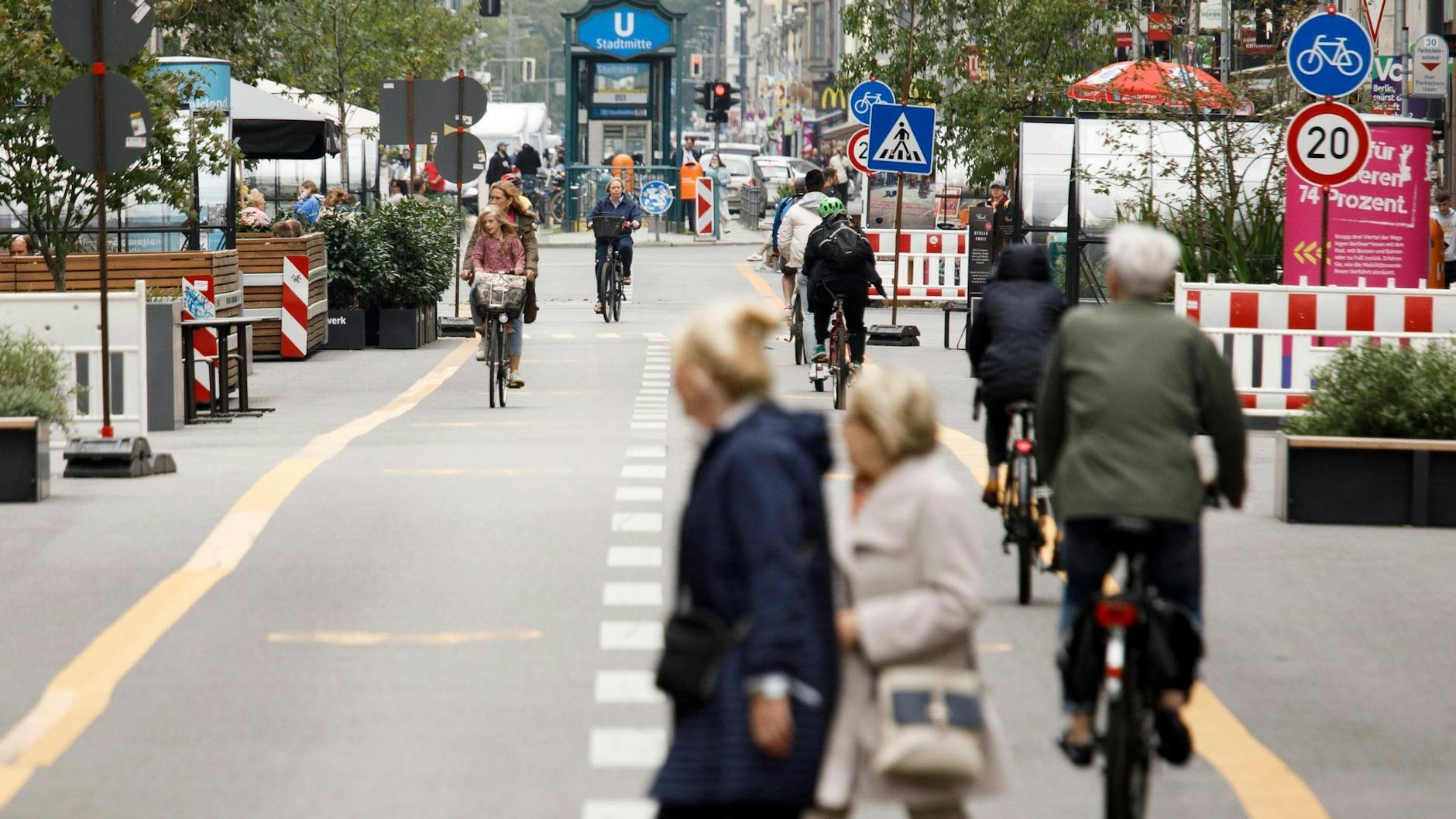 Der autofreie Abschnitt der Friedrichstraße: Bald soll auch der Radweg wegfallen.