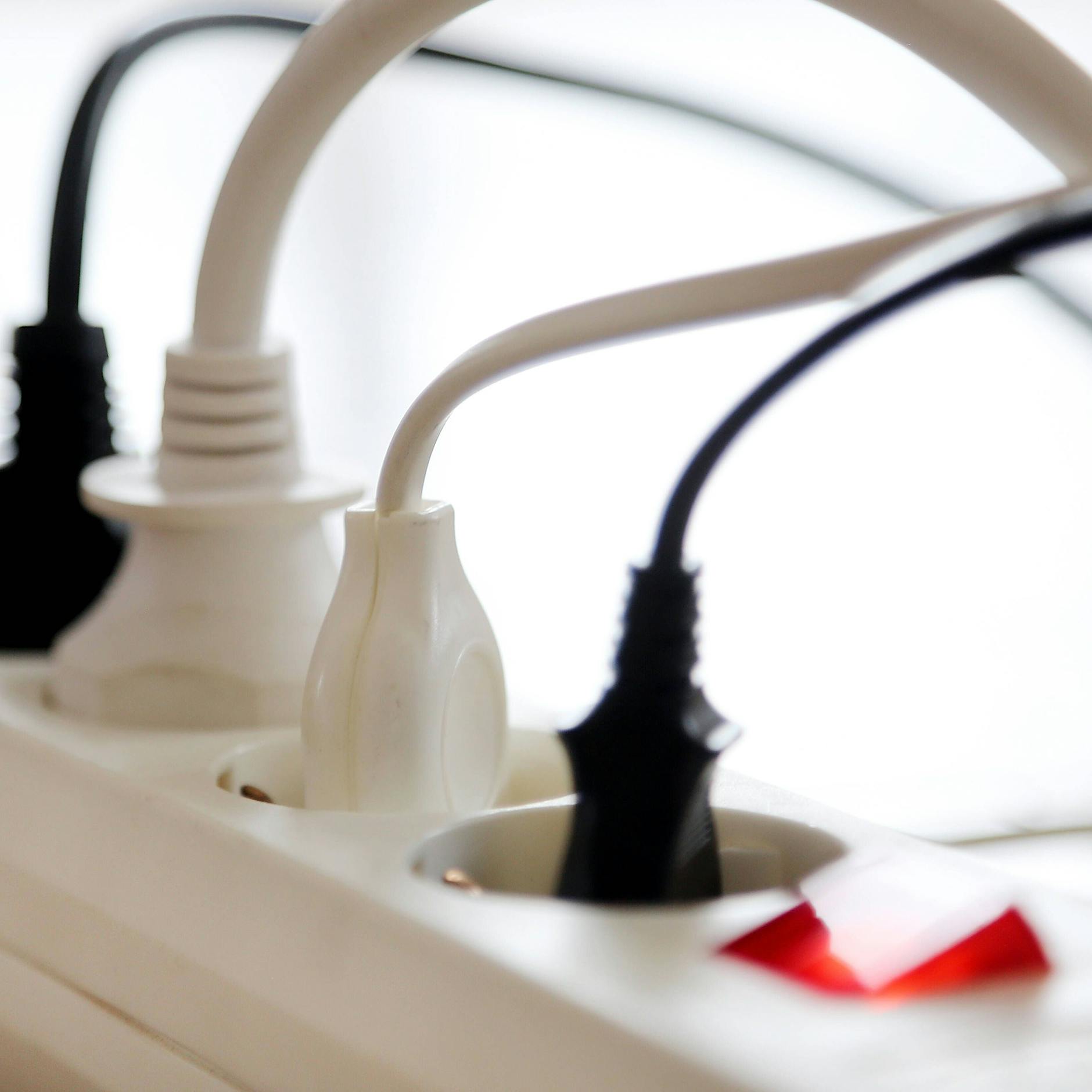 Stromkosten: Deutsche zahlen mehr als fünf Milliarden Euro zu viel für Strom