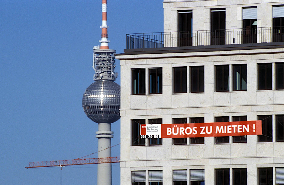 Hohe Büromieten in Großstädten lassen Firmen ins Umland ausweichen 