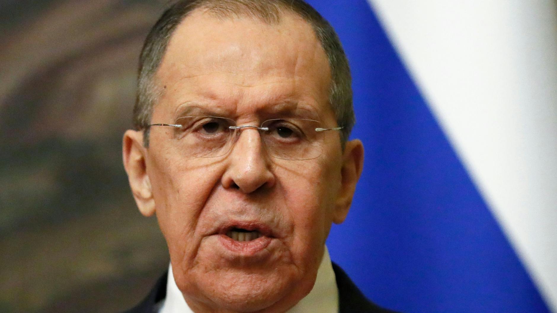 Der russische Außenminister wartete im italienischen Fernsehen mit allerlei kruden Thesen auf.