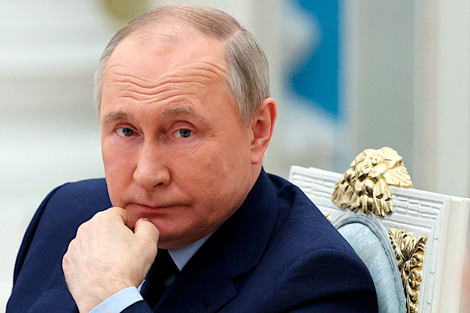 Bilder wie dieses befeuern die Spekulationen um Putins Gesundheit: Russlands Staatschef mit aufgeschwemmtem Gesicht.