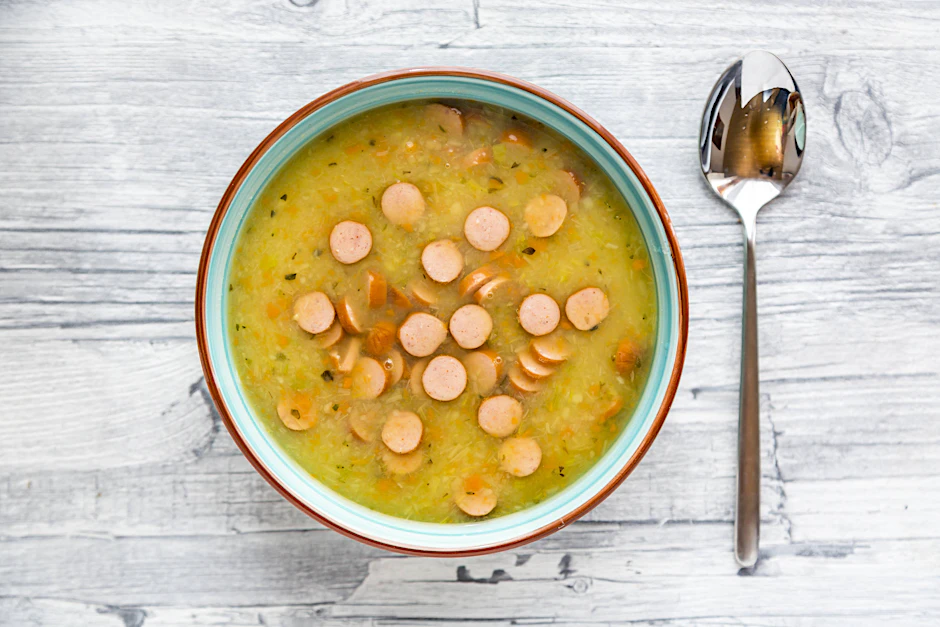 Leckere Kartoffelsuppe: Mit diesem günstigen Rezept locken Sie die ganze Familie an den Tisch.
