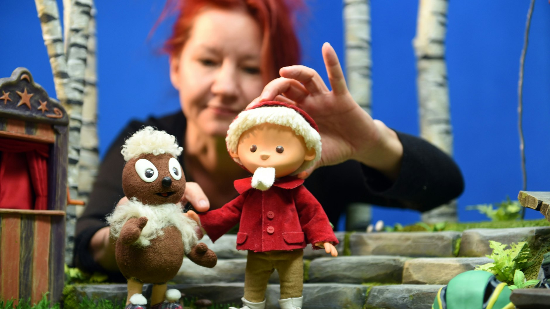 Tine Kluth ist für die Animationen zuständig, bewegt die Figuren für die neuen Sandmännchen-Folgen Stück für Stück.