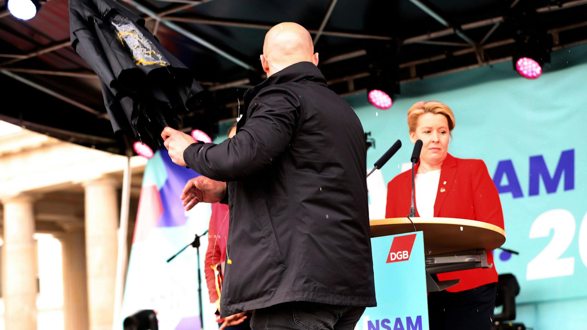 Am 1. Mai wurde Franziska Giffey bei einer Rede mit Eiern beworfen.