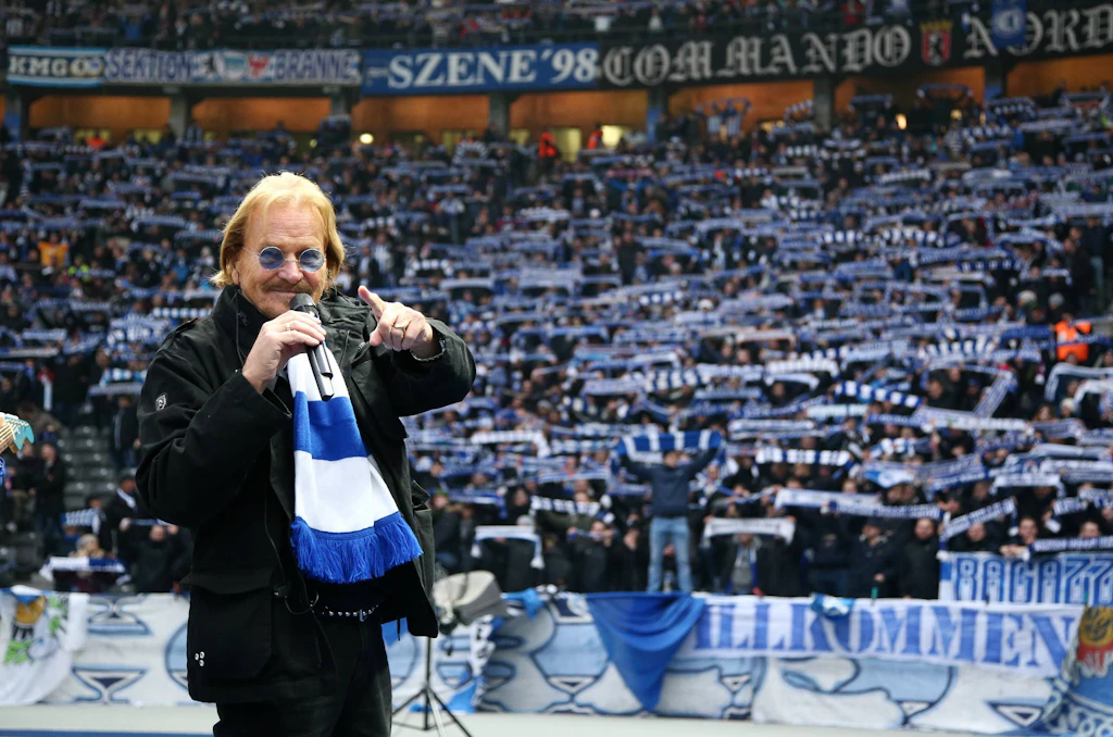 Konflikt zwischen Spielern und Fans von Hertha: Frank Zander möchte vermitteln