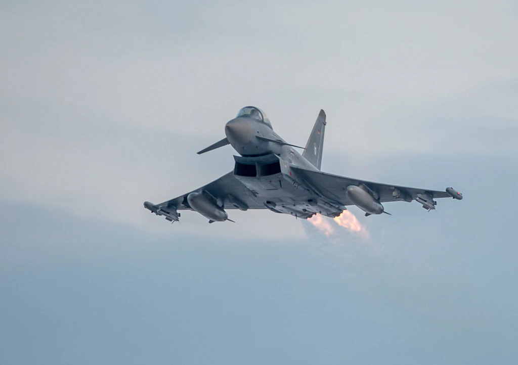 Neue Provokation: Russisches Militärflugzeug rast auf Deutschland zu! Luftwaffen-Eurofighter fängt feindliche Aufklärungsmaschine ab