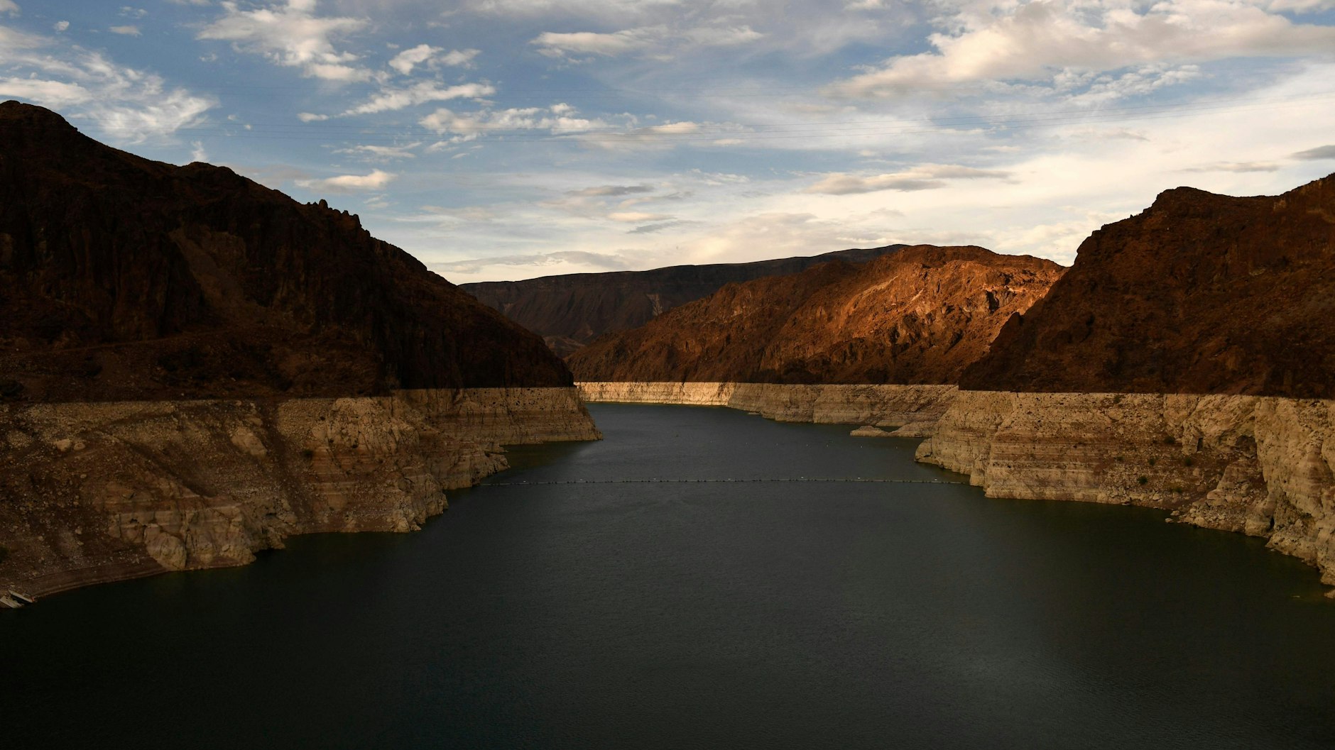 Der Lake Mead ist der größte Stausee der USA, er versorgt 25 Millionen Menschen mit Trinkwasser. In dem See wurde das Fass mit der Leiche versenkt.