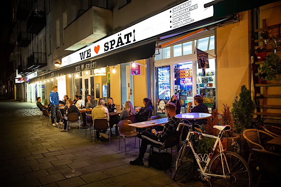 Bild aus guten Zeiten: Berlin, ein Späti, eine Nacht