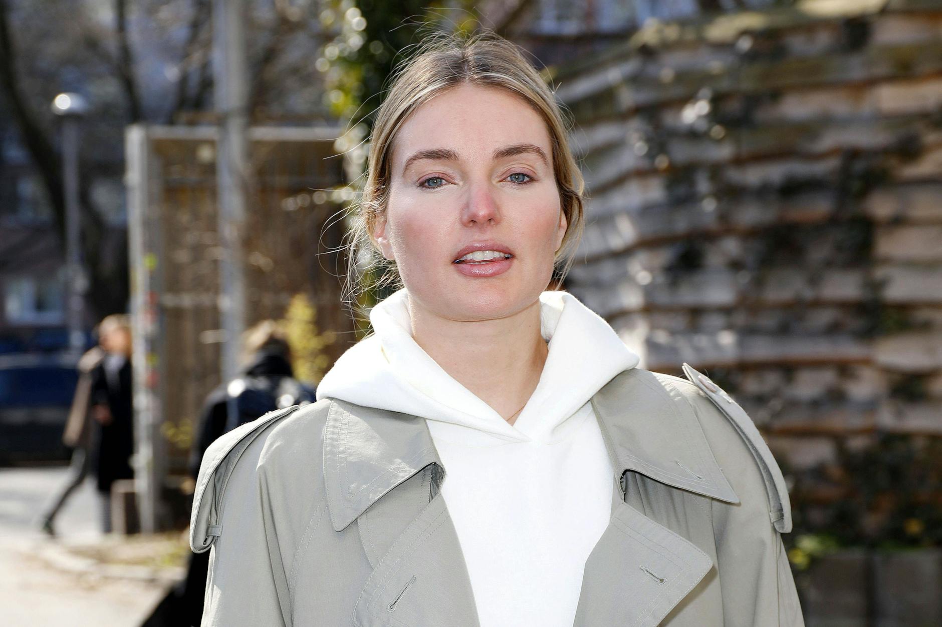 Model und Influencerin Marie Marie von den Benken gehört zu den Promis, die sich für Waffenlieferungen an die Ukraine aussprechen.