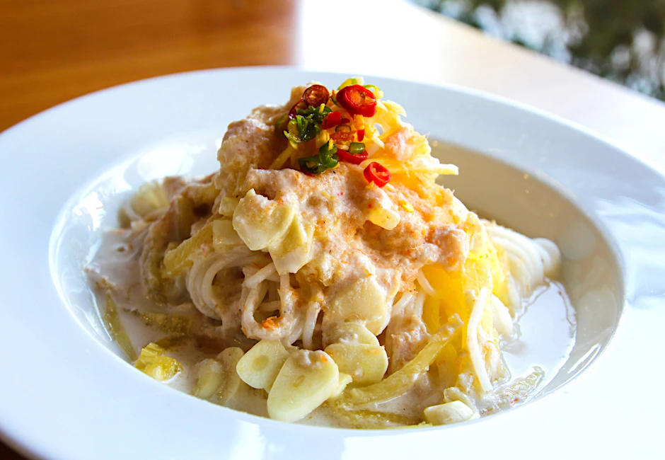 Spaghetti Hawaii ist wirklich schnelles Nudel-Rezept. Toast Hawaii-Fans werden es lieben.