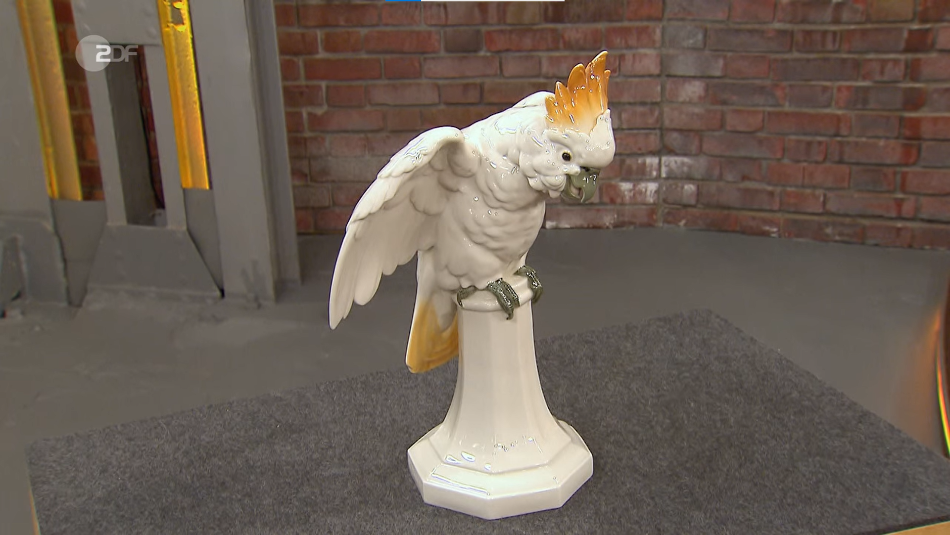 Bei den „Bares für Rares“-Händlern kann die Figur mit ihren simplen Farben punkten.