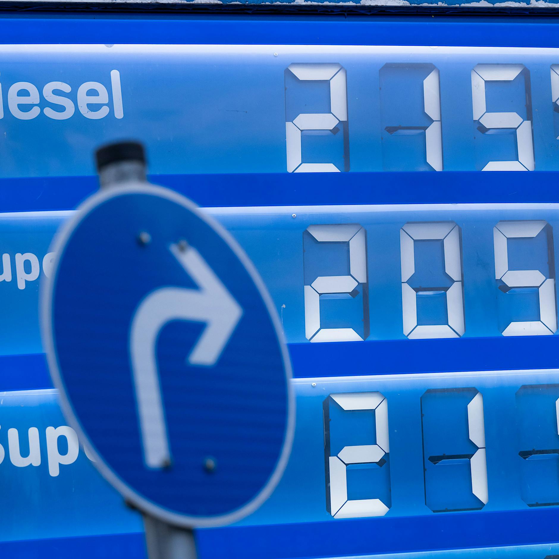 Preisexplosion bei Benzin und Diesel in Berlin: Lohnt sich die Fahrt nach Polen?