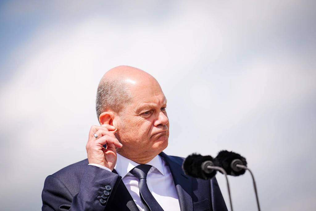Merz rät Scholz zu Ukraine-Reise: Kanzler winkt ab