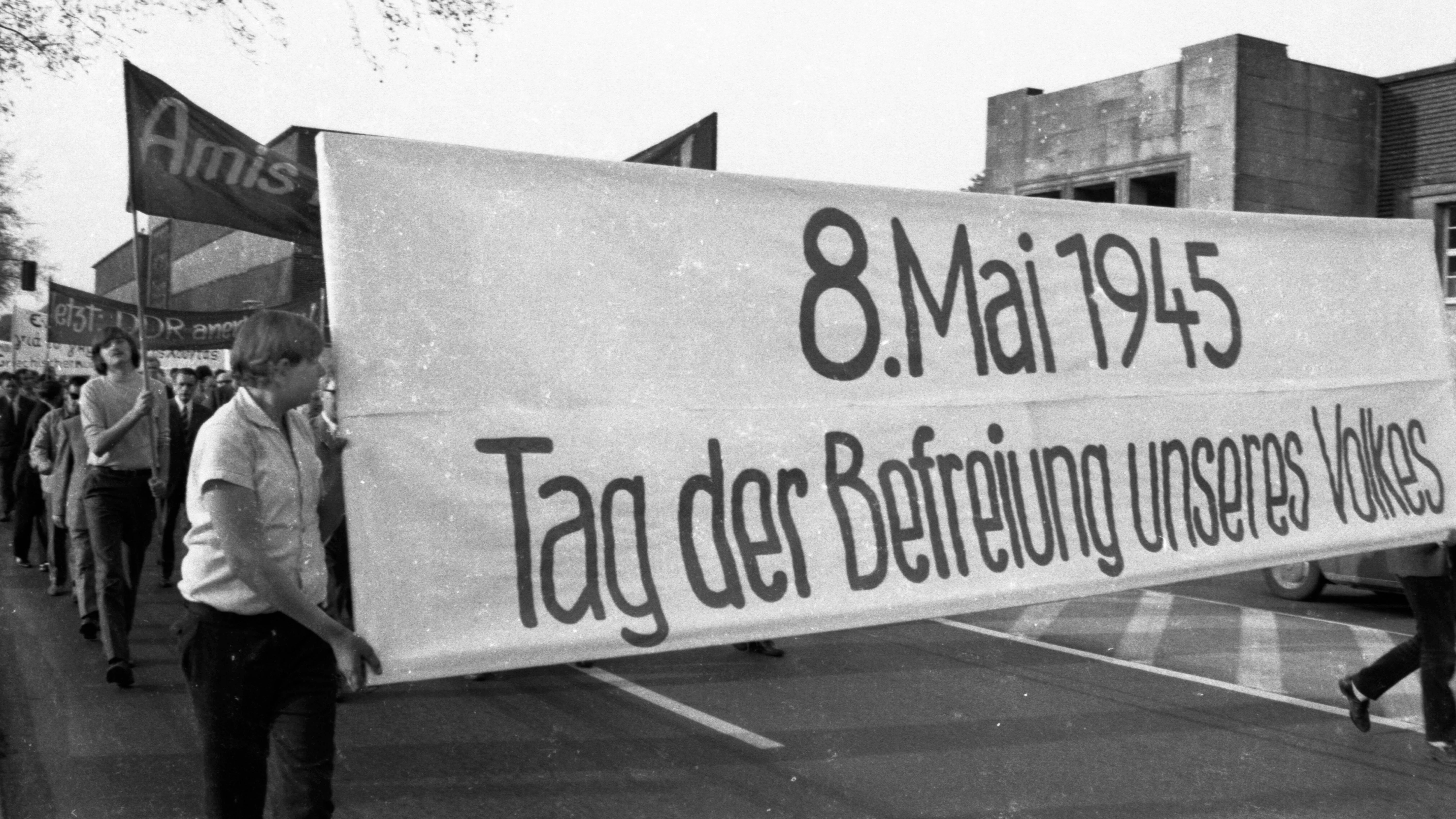 Düsseldorf,&nbsp;8.Mai 1966. Linke und Friedensbewegung feiern den „Tag der Befreiung“ lange bevor er zum Feiertag wird