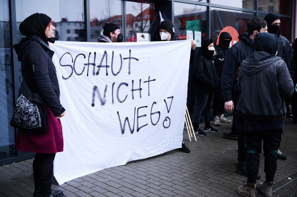 Berlin: Mindestens 620 Menschen bei rechten Angriffen 2021 verletzt