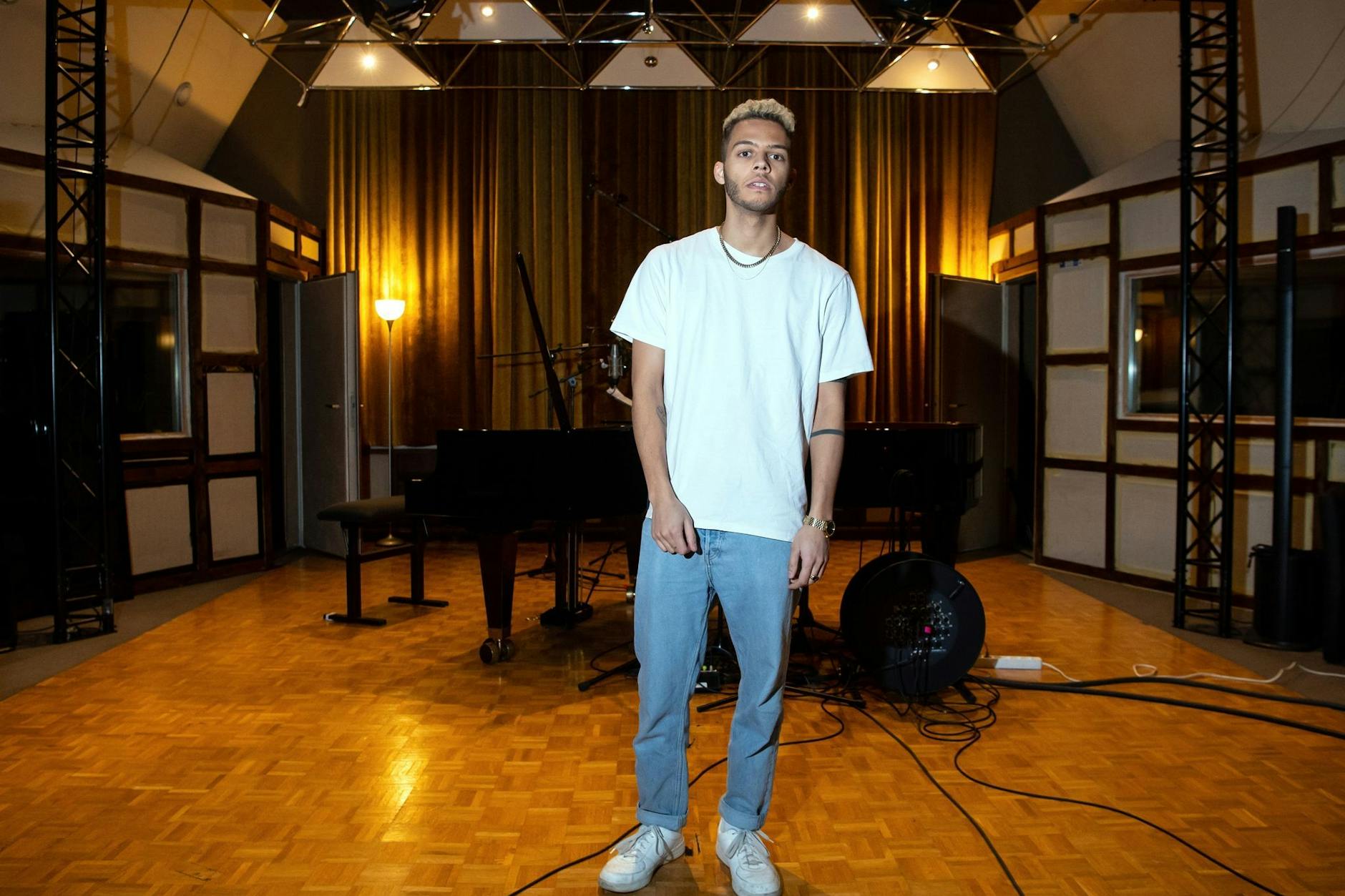 Malik Harris wird Deutschland mit seinem Song „Rockstars“ beim Finale des Eurovision Song Contest in Turin vertreten.