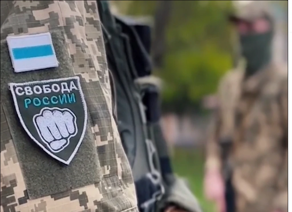 Russische Soldaten gegen Putin: im Donbass kämpfen, in Moskau Feuer legen