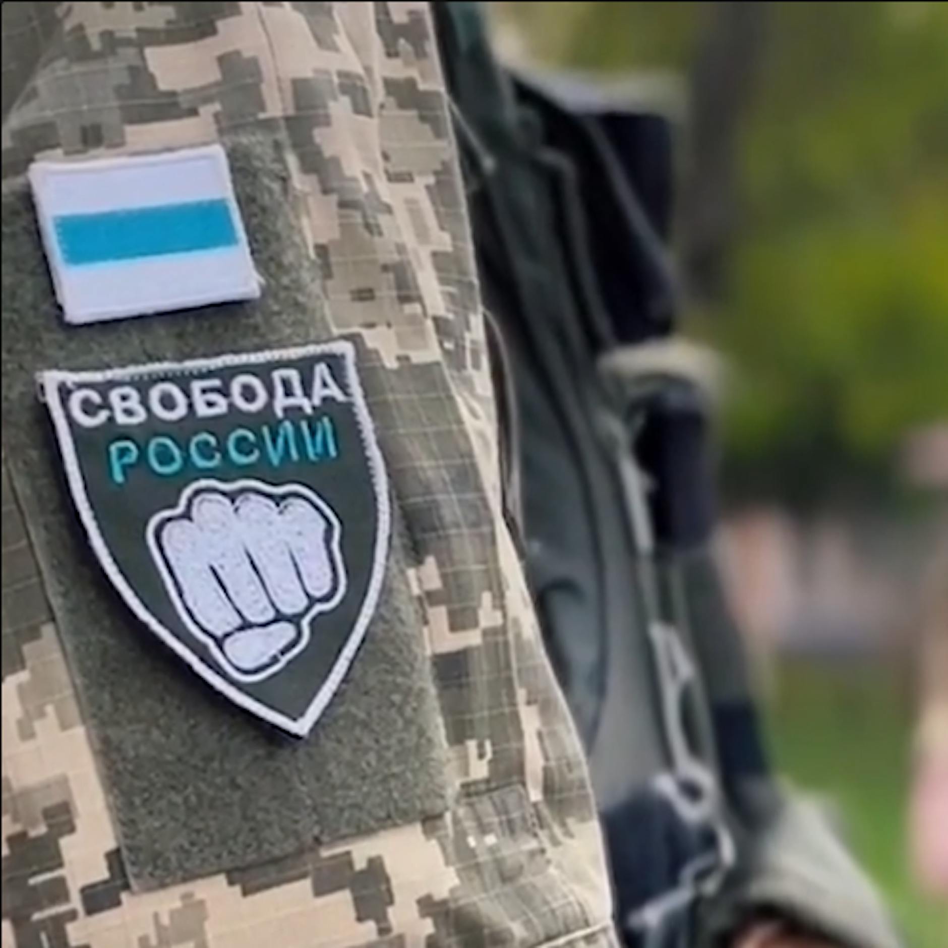 Russische Soldaten gegen Putin: im Donbass kämpfen, in Moskau Feuer legen