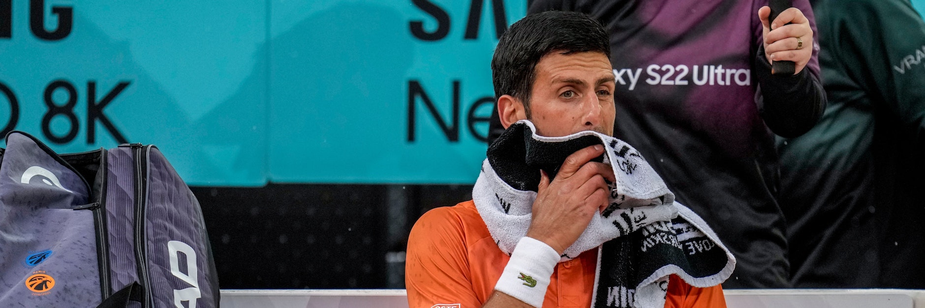 Fühlt sich merkwürdig schlapp, verneint aber an den Folgen einer Corona-Erkrankung zu leiden: Tennis-Star Novak Djokovic.