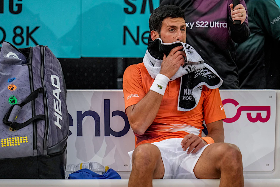 Fühlt sich merkwürdig schlapp, verneint aber an den Folgen einer Corona-Erkrankung zu leiden: Tennis-Star Novak Djokovic.