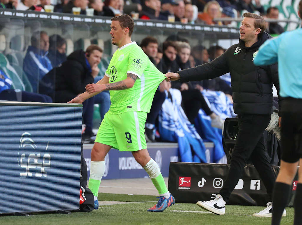 Neuer Ärger für Max Kruse! Wolfsburgs Coach Florian Kohfeldt stutzt den Stürmer wegen Pöbeleien gegen Felix Magath zusammen