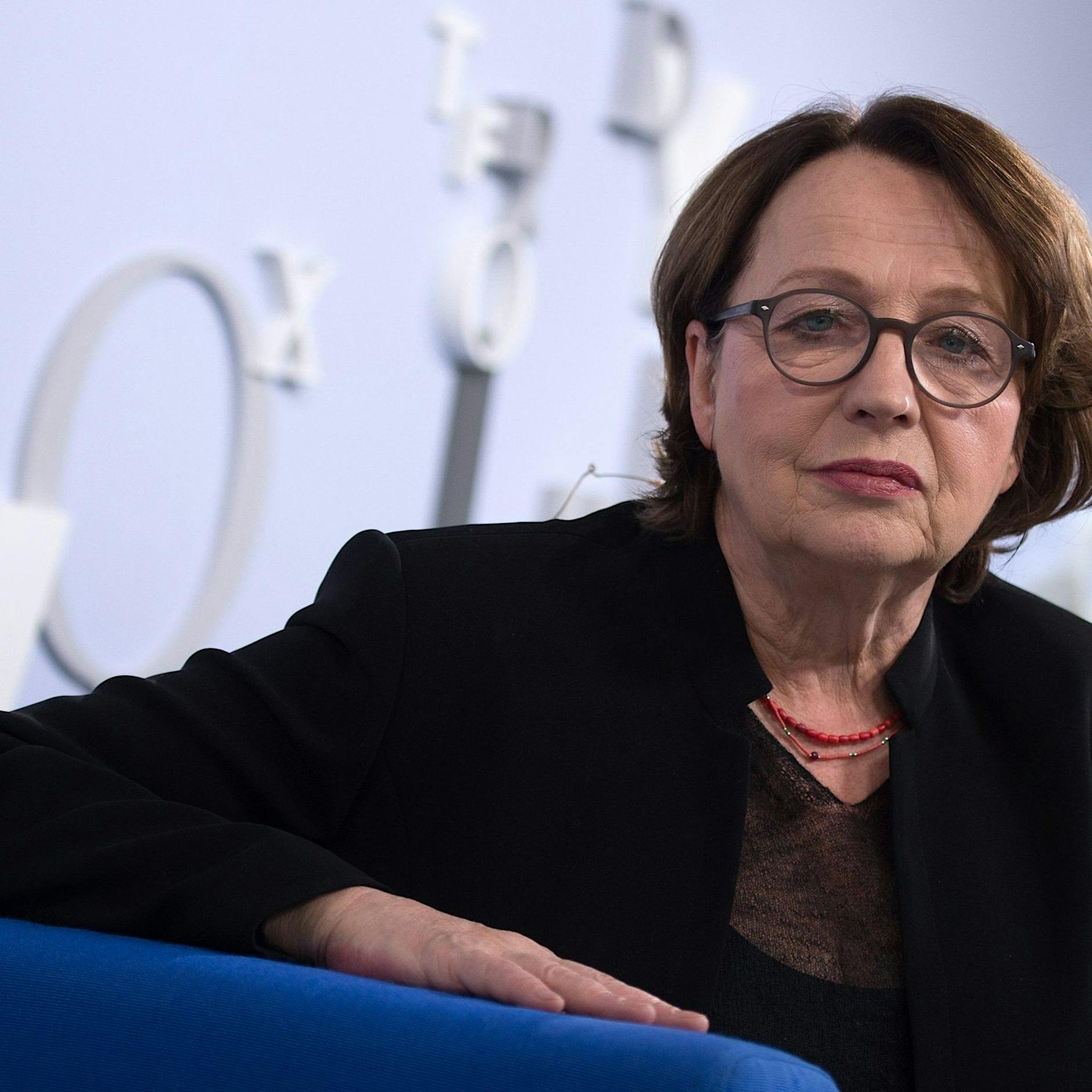 Katja Lange-Müller nennt ihre Unterschrift unter den Emma-Brief einen Fehler