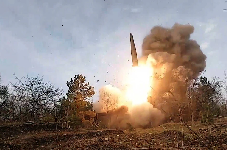 Ein mobiles russisches Raketensystem wird abgefeuert (Archivbild).