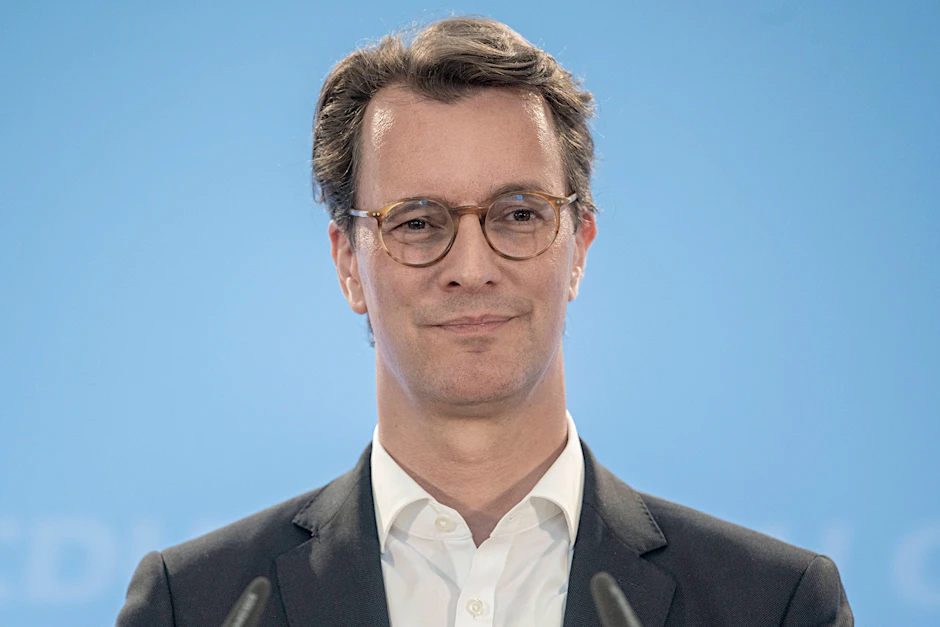 Gemeinsame Präsidiumsklausur von CDU und CSU in Köln - Pressekonferenz. Im Bild der Ministerpräsident des Landes Nordrhein-Westfalen, Hendrik Wüst, im Anschluss an die gemeinsame Präsidiumsklausur während der Pressekonferenz. 