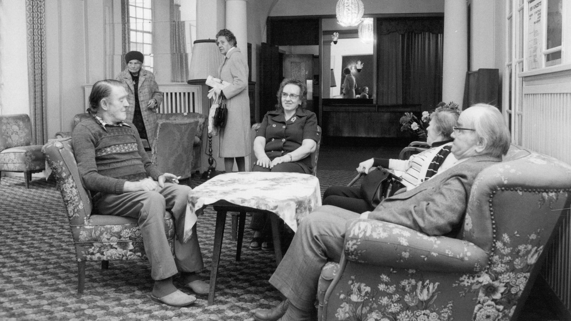 Zur Geschichte des Hotels am Steinplatz gehört auch, dass es zeitweise ein Seniorenheim war. Dieses Foto entstand 1978.