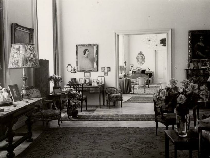 „Der dänische Gesandte in Berlin, Minister Zahle, ist nun ins neue Gesandtschaftspalais eingezogen. Dieses Foto zeigt sein schönes Zuhause.“ So lautet der Originaltext zu diesem Foto.