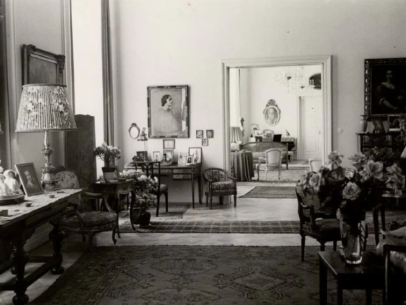 „Der dänische Gesandte in Berlin, Minister Zahle, ist nun ins neue Gesandtschaftspalais eingezogen. Dieses Foto zeigt sein schönes Zuhause.“ So lautet der Originaltext zu diesem Foto.