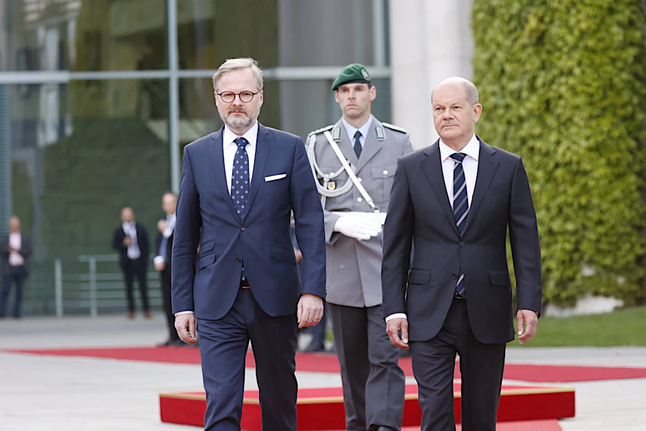 Tschechiens Ministerpräsident Petr Fiala und Bundeskanzler Olaf Scholz haben eine engere Zusammenarbeit bei der Verteidigung vereinbart.