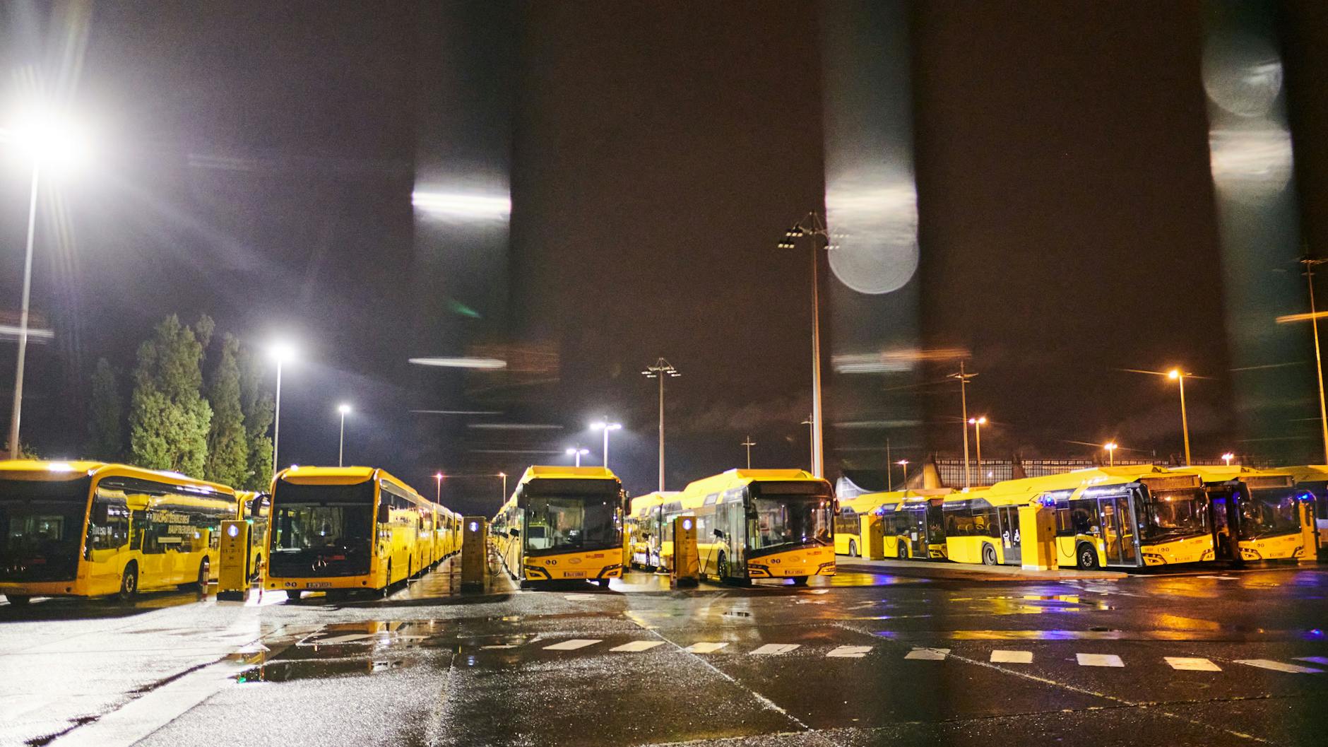 Im Ernstfall müssten Busse, wie hier bei einem BVG-Streik, im Depot bleiben.