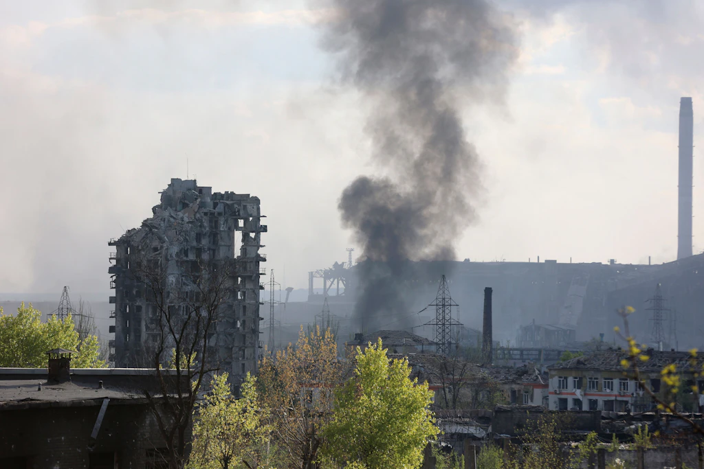 Trotz Feuerpause: Ukraine meldet Kämpfe um Stahlwerk in Mariupol
