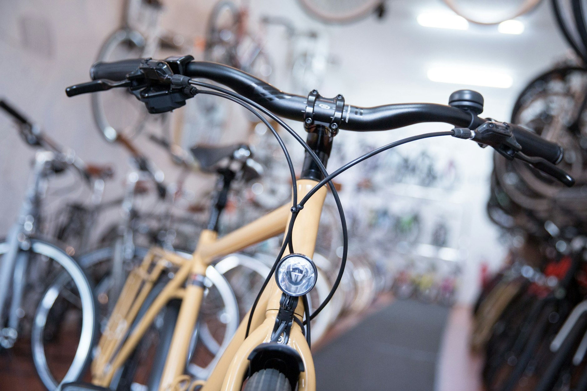 Augen auf beim Gebrauchtfahrradkauf: Um später nicht mit einem halb kaputten oder gar geklauten Rad dazustehen, sollten Interessenten einiges berücksichtigen.