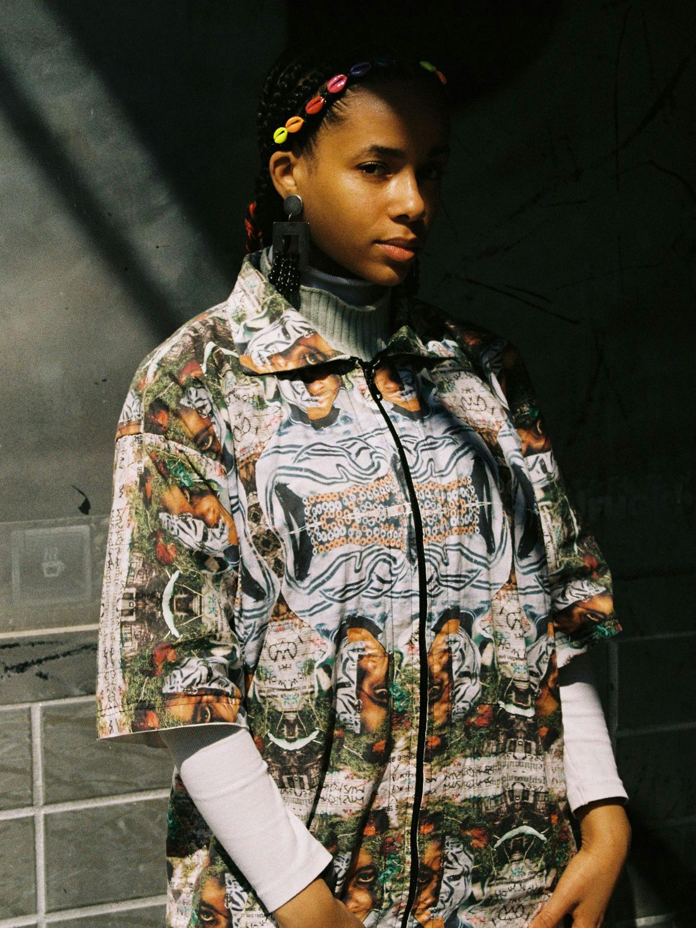 Astan KA ist die Sängerin der Band Asphalt Djeli’s ...