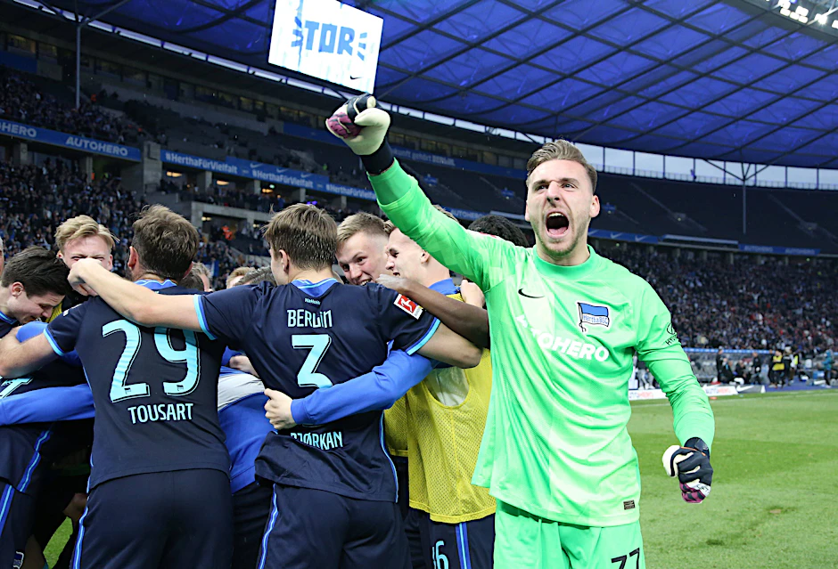 Torwart Marcel Lotka will gegen Mainz wieder mit Hertha jubeln. Ein Sieg und der Klassenerhalt ist perfekt.
