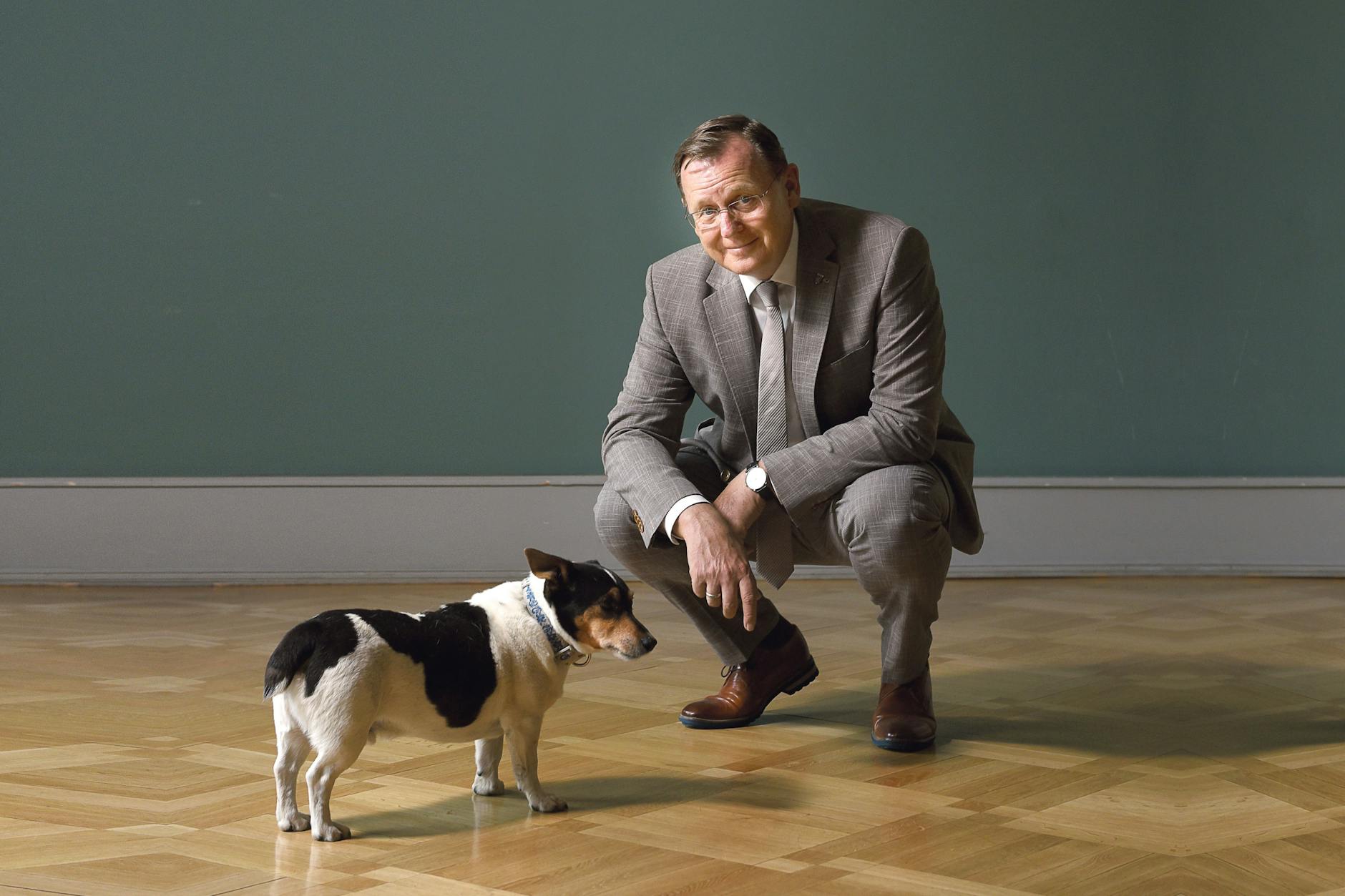 Bodo Ramelow mit seinem Hund Attila